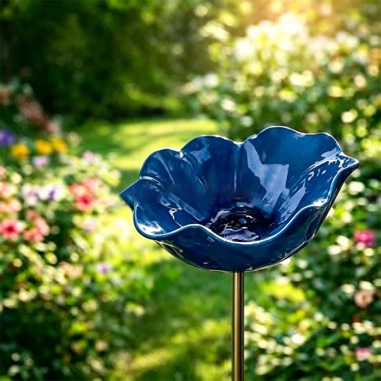 Metal Flower Garden Stake Pollinator Friendly Water Feeder Outdoor Bird Bath with Stake Bee Watering Station for Garden Lawn Yard Decor