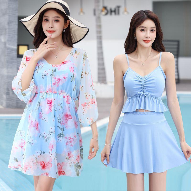 Plus-Size Three-Piece Swimsuit Set: Slimming Design with Belly Cover and Split Bikini Bottom.