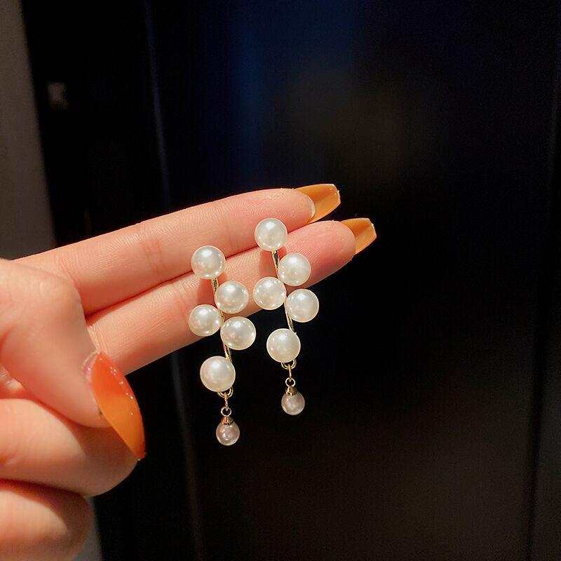 Grape Cluster Pearl Earrings - Trendy Elegant Stud Earrings for Women, French High-End Light Luxury Accessories
