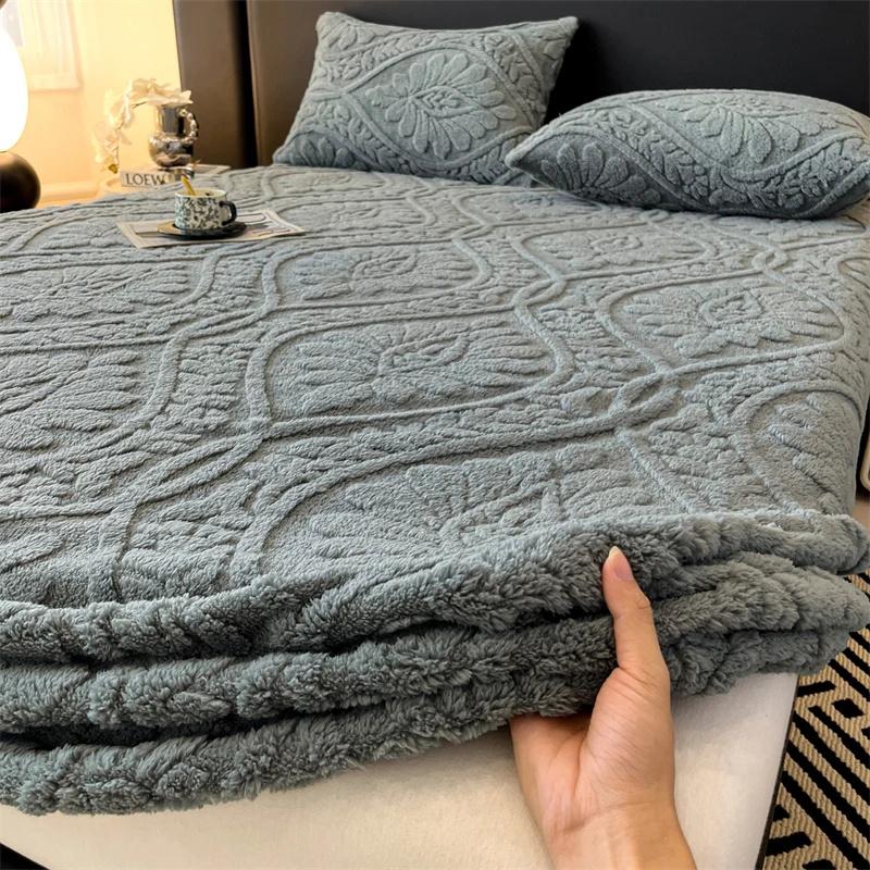 3PC Bedding Set Bedcloth Warm Winter Bed Cover 3D Embossed Velvet Mattress Cover Tafferta Bedsheet Winter Warm Fitted Sheet Mattress Protector