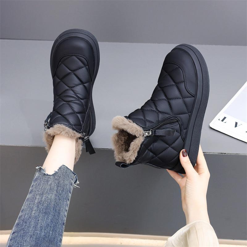 Leather flat-bottomed snow boots women's new winter velvet non-slip short boots large cotton thickened warm cotton boots