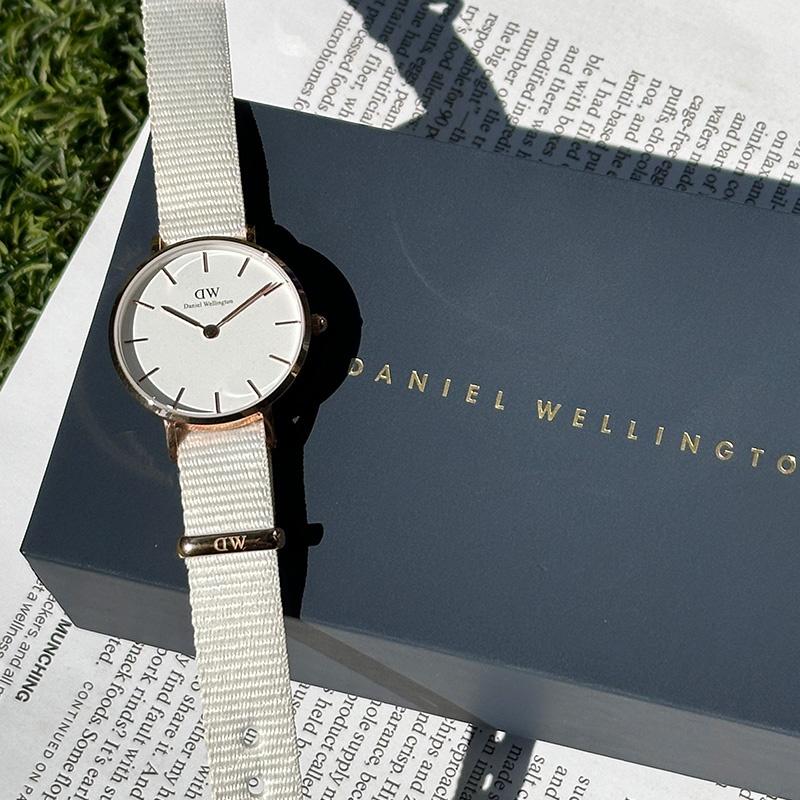 DANIEL WELLINGTON Watches for Women, Watches, Quartz Movement, Canvas Nylon Fabric Strap, White Dial, Women's Watch, 30 Meters Waterproof DW00100313-3
