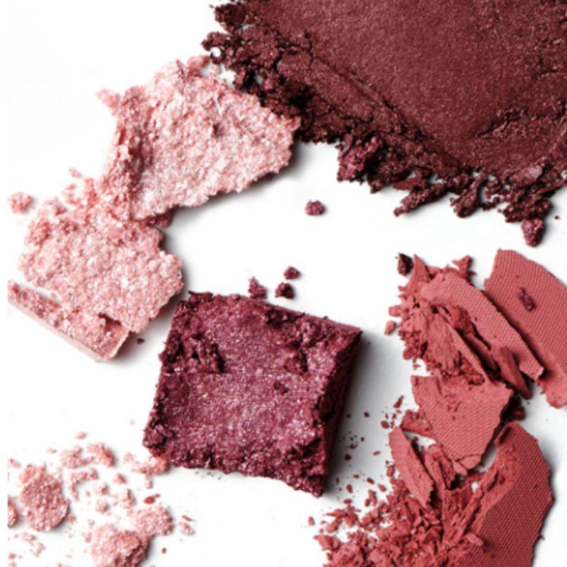 RISKY Pigment Eyeshadow Palette 7 Colors – High Pigment Blendable Eye Makeup Palette