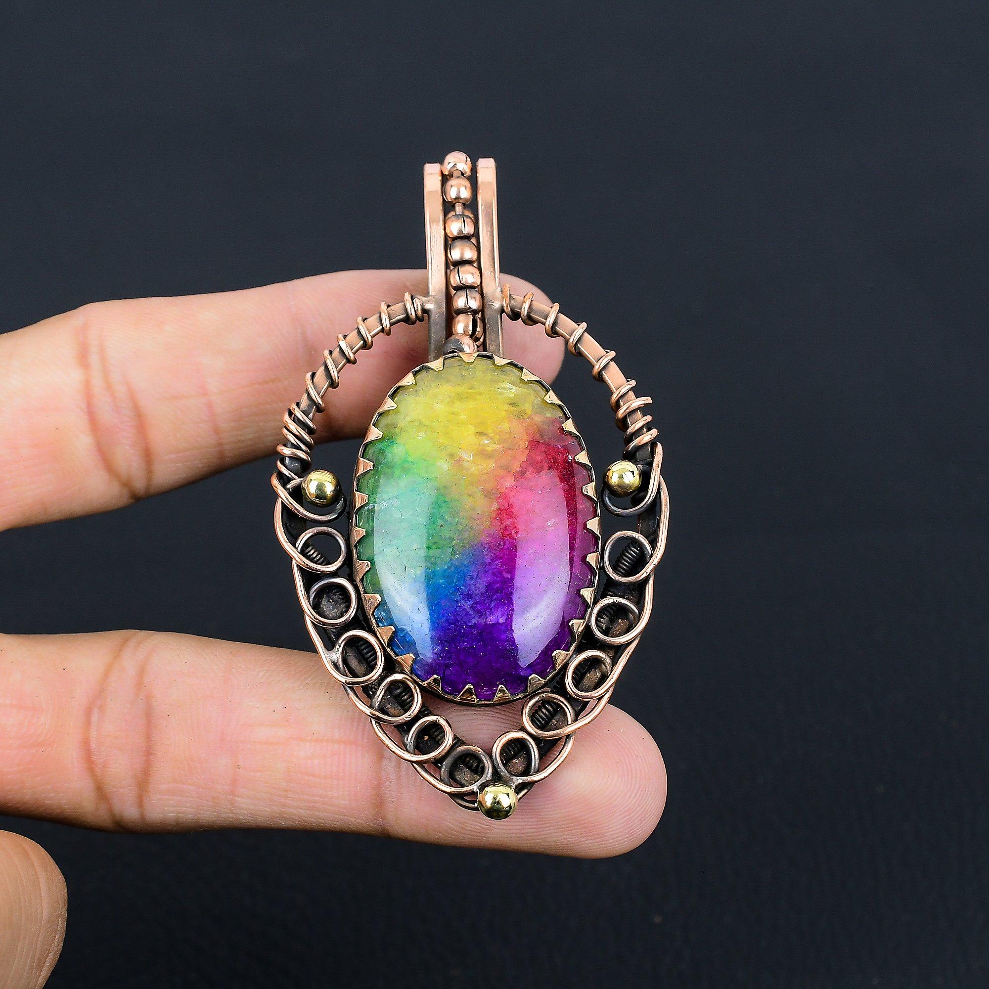 

Радужный солнечный кварцевый драгоценный камень, ювелирные изделия ручной работы, подвеска из чистой медной проволоки 2.99 Inches розовый