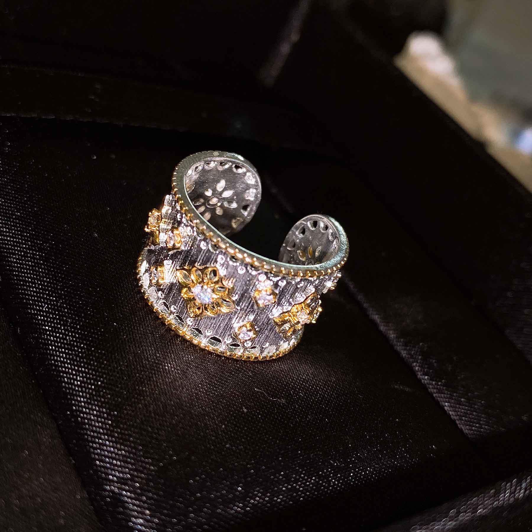 The Same Personalized Light Luxury High-End Lace Small Fragrant Wind Pearl Flower Honeycomb Ring For Women