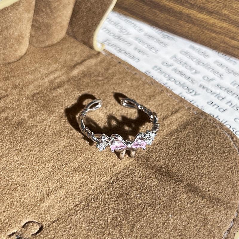 Exquisite Pink Diamond Butterfly Open Ring in Korean Style - Trendy, Versatile Fashion for Women