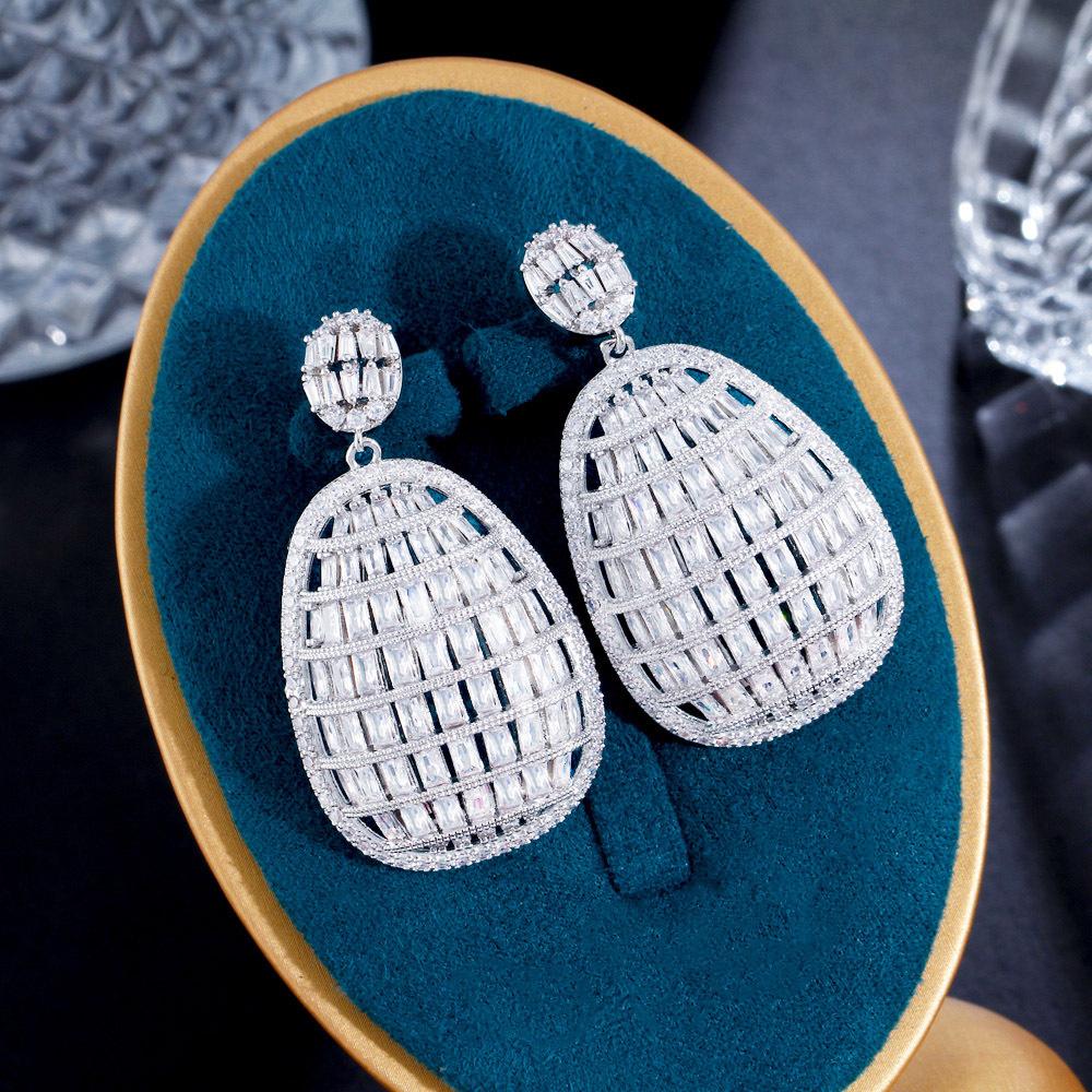 

Heavy Industry Super Flash Hollow Earrings, Gas Full Of Zircon Three-Dimensional Geometric Copper Gold-Plated Earrings, Earrings. белого золота