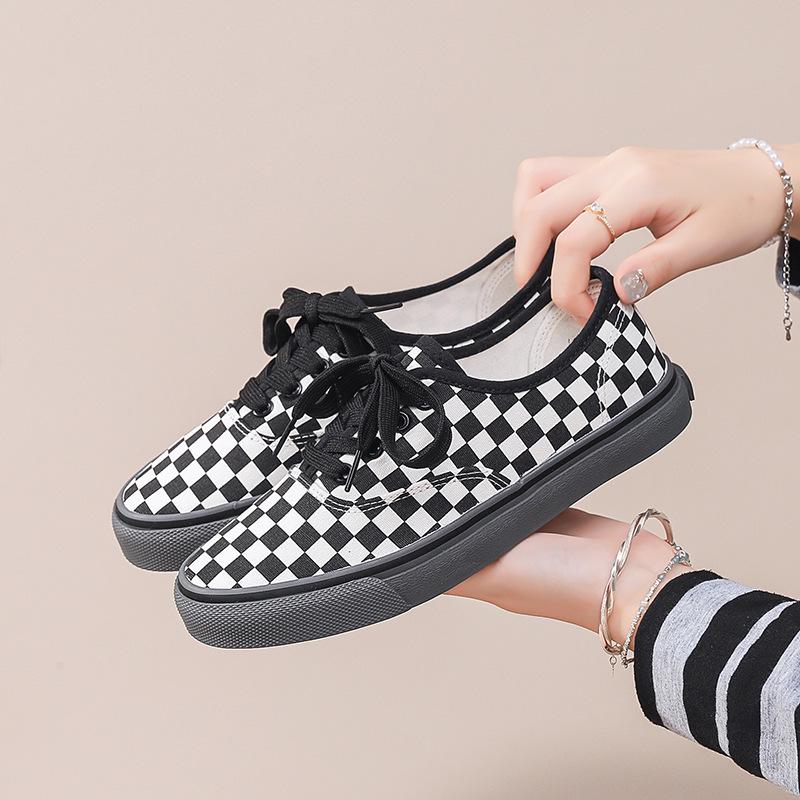 

Women s Black & White Checkerboard Canvas Skate Shoes - Korean Style, Versatile, Casual, In Stock for Autumn/Winter 2025. 35
