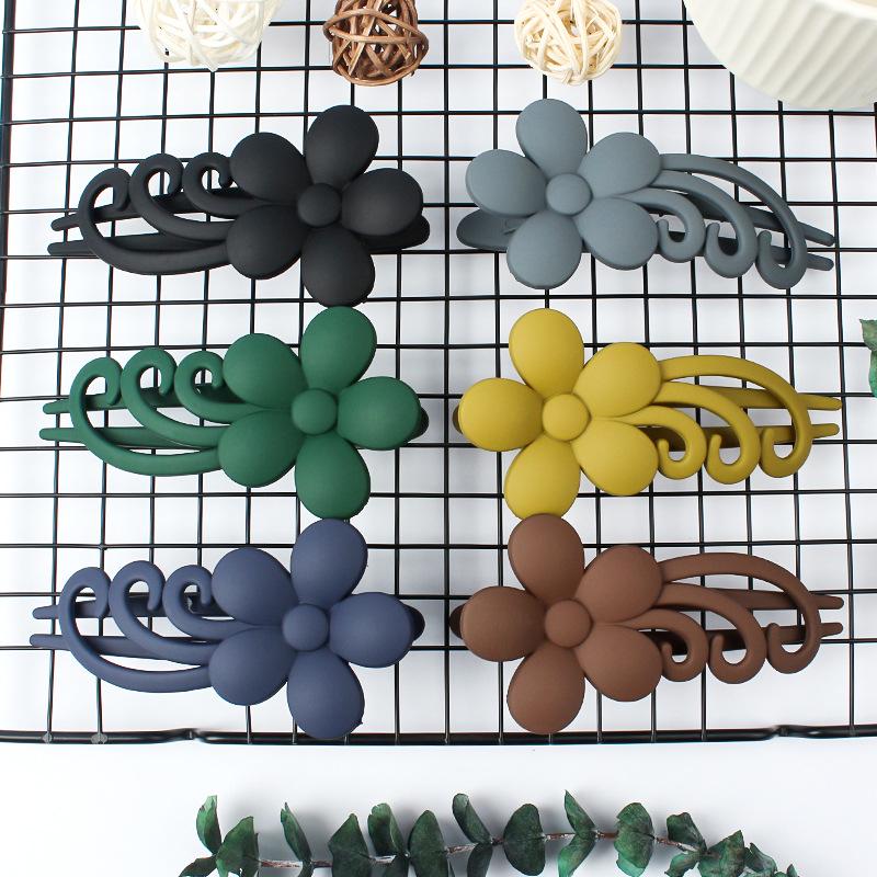 

Trendy Floral Updo Claw & Duckbill Clip for Ponytails and Braids