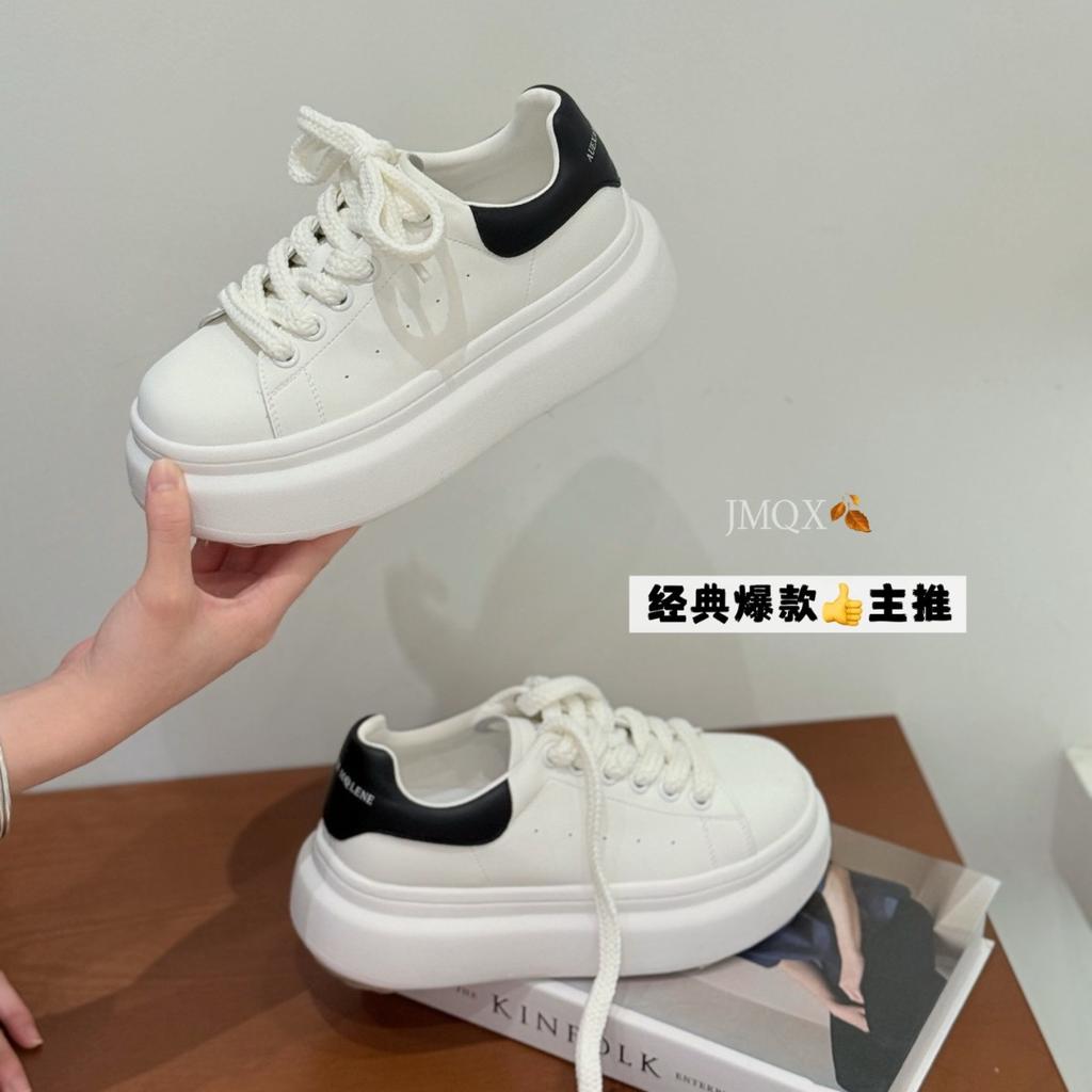 Huge good-looking classic little white shoes women's thick soles increase in height and lightweight 2025 new autumn versatile leather soft soles casua
