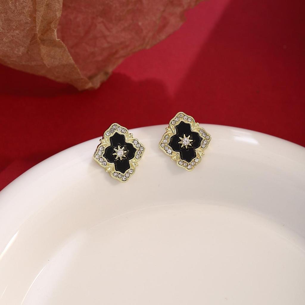 Silver Needle Vintage French Diamond-Studded Rhombus Lace Earrings - Luxurious Palace Style