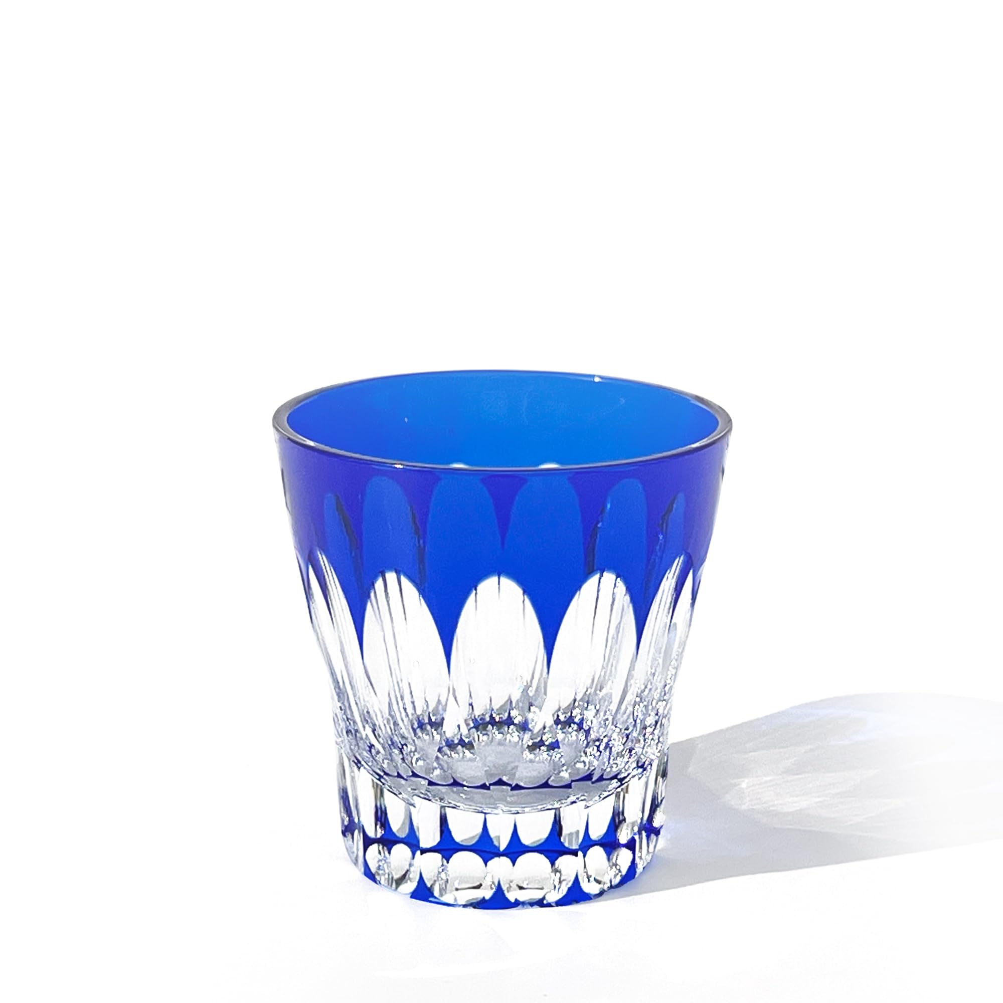 

Официальные прямые продажи от Taiburo Crystal Edo Kiriko Fleur Цветок Черепаховый панцирь 2026 Хрустальное стекло в деревянной коробке из павловнии Сделано в Японии Студия -