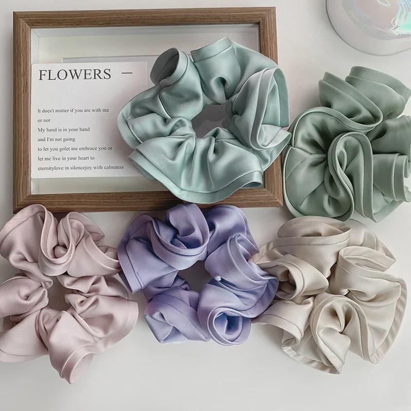 "High-End French-Style Satin Hairband: Fashionable Wood Ear & Flower Bud Design"