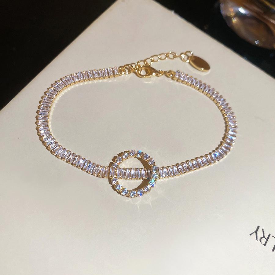 Роскошный Браслет с Овальным Подвесом из Фианитов с Золотым Покрытием - Изысканные Женские Украшения в Корейском Стиле