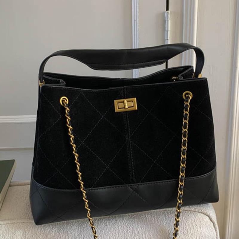 2025 Autumn New Bucket Bag Women's Commuter Diamond Chain Shoulder Bag High Value Fashion Tote Bag