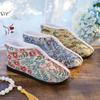Autumn and winter women's cotton shoes old Beijing cloth shoes middle-aged and elderly shoes elderly shoes mother shoes retro embroidered shoes grand
