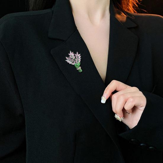 Women Brooch High-Gloss Rhinestone Inlay Sparkling Lavender Design Lapel Pin Non-Slip Buckle Scarf Badge Clothing Bags Accessories