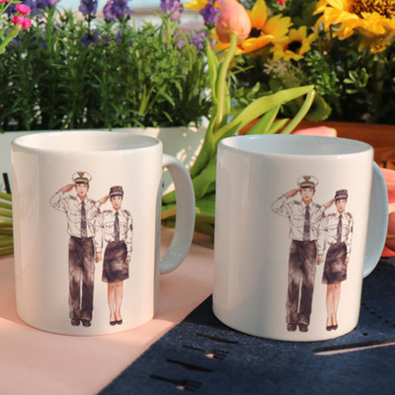if928-Design Mug 2p-Police Officer in Uniform