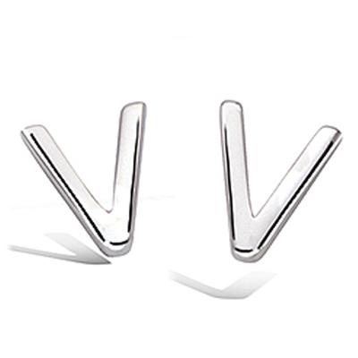 [P5021] - Brincos Prata 'V como Vitória' prateado (ródio) - 7x5 mm