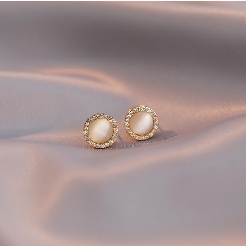 Korean Fashion Cat's Eye Necklace with Rotating Pendant for Women - Micro-Inlaid Zircon, 360° Design, TikTok Favorite.