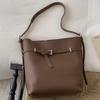 High Appearance, Large Capacity Bucket Bag, Autumn and Winter New Retro Commuting Crossbody Bag, Niche High-end Tote Bag