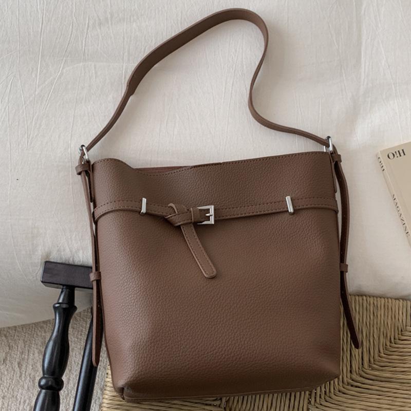 High Appearance, Large Capacity Bucket Bag, Autumn and Winter New Retro Commuting Crossbody Bag, Niche High-end Tote Bag