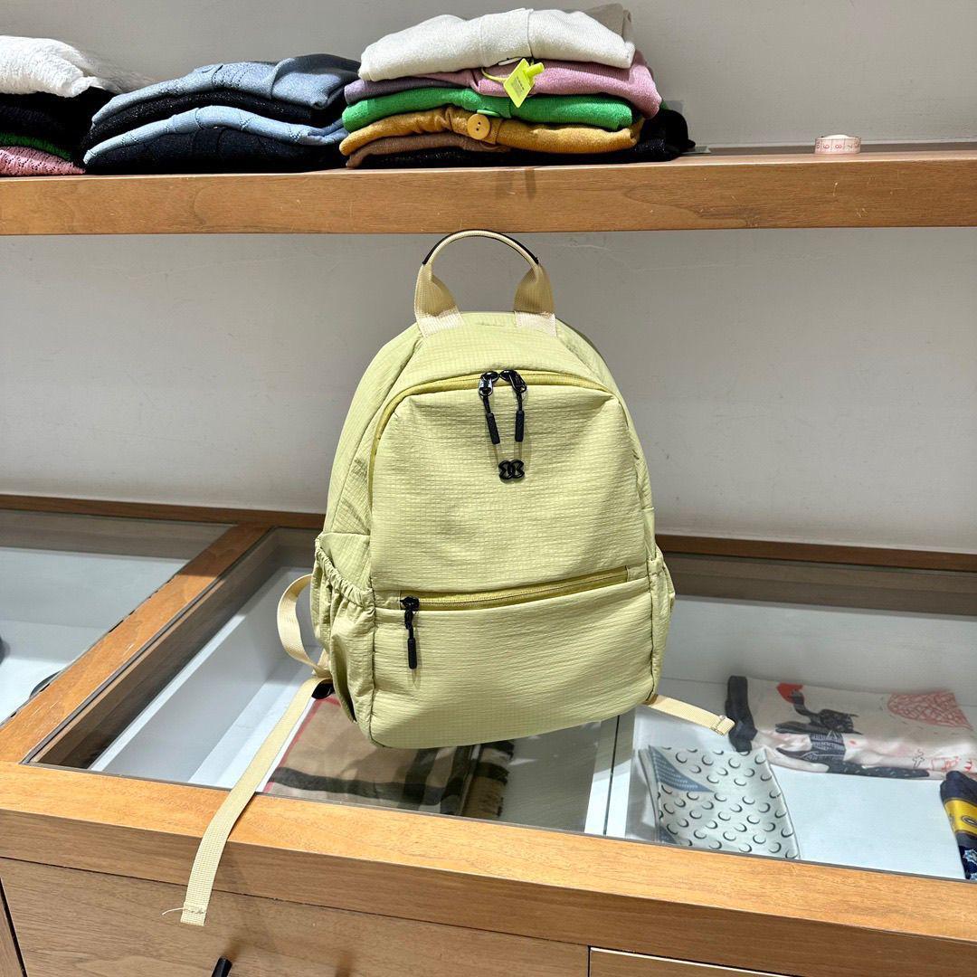 

Стильный и легкий женский рюкзак 2025: Универсальный, Вместительный, Идеально подходит для колледжа и поездок на работу зелёный