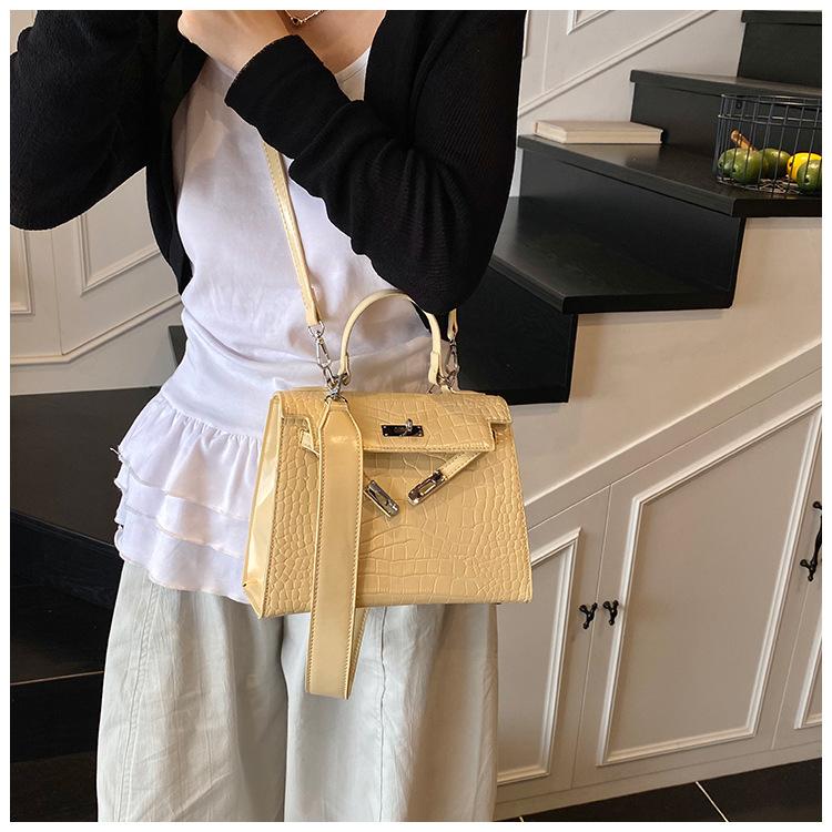 Niche Crocodile Pattern Handbag Bag Women's New Retro Versatile Shoulder Bucket Bag Casual Messenger Bag