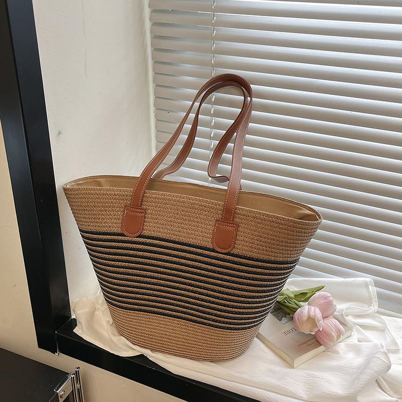 

Woven bag women s new large-capacity versatile commuter shoulder bag fashionable beach bag tote bag