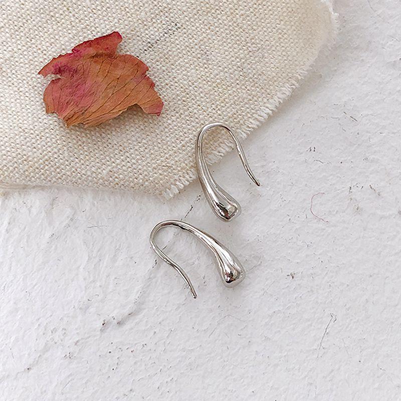 Temperament Minimalist water drop stud earrings Simple cold wind earrings Earrings that do not need to be removed when sleeping