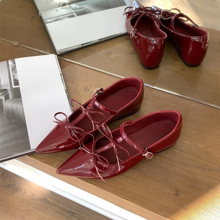 

Retro pointed bow patent leather flat bottom shallow mouth single shoes new temperament Mary Jane shoes versatile 40 бордовий