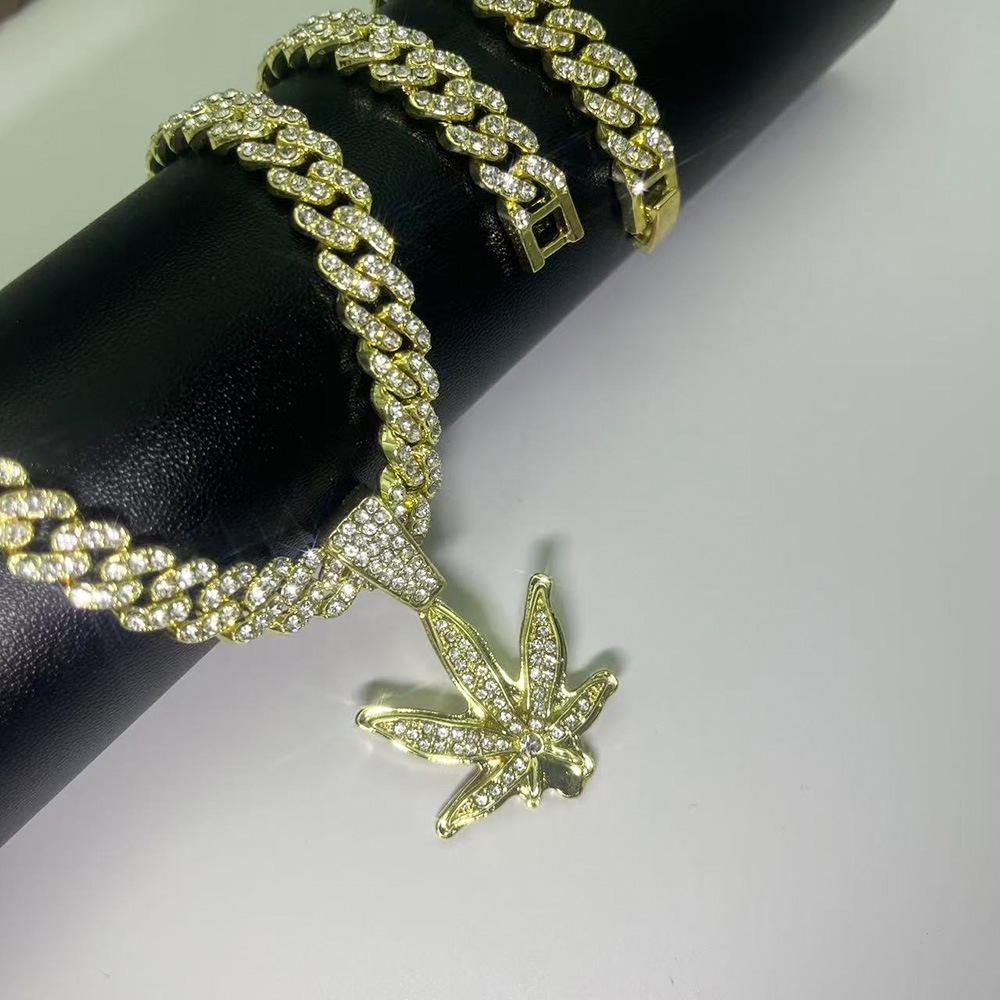 European-American Exaggerated Hip Hop Rhinestone Pendant Jewelry for Men & Women