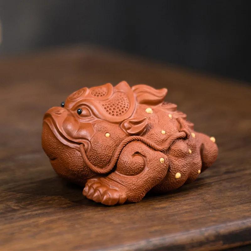 Chinese Lucky Golden Toad Statue Ornaments Yixing Purple Clay Tea Pet Handmade Sculpture Tea Set Decoration Desktop Decors