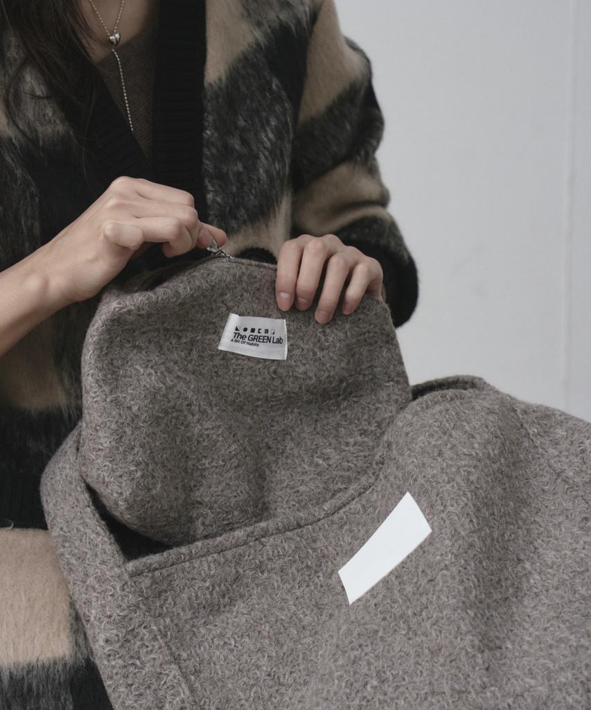 The Green Lab Boucle Wool Pouch Shoulder Bag Set [Melange Grey]
