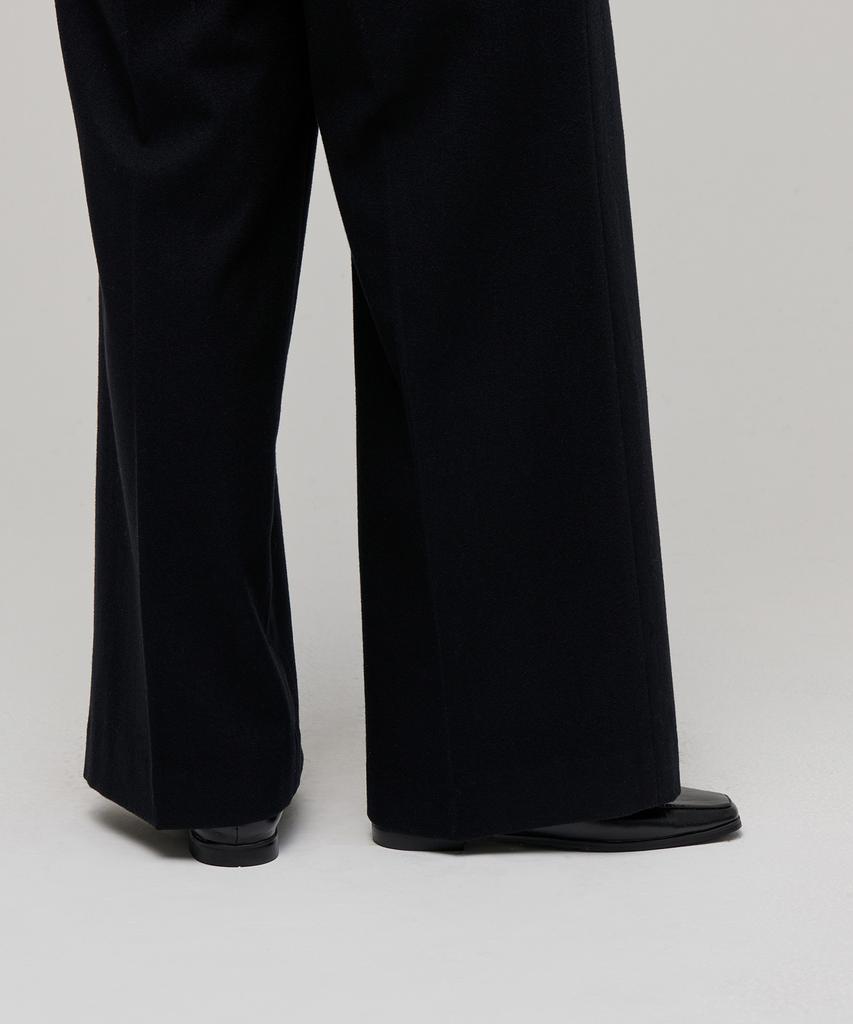 MUSINSA STANDARD WOMAN Women'S Wool Flannel Two-Tuck Wide Slacks [Black]
