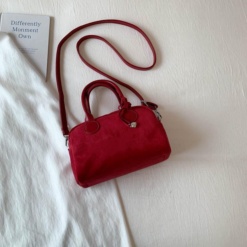 Осень новая маленькая свежая сумка женская ретро повседневная матовая сумка-боулинг чувство моды сумка мессенджер для通勤