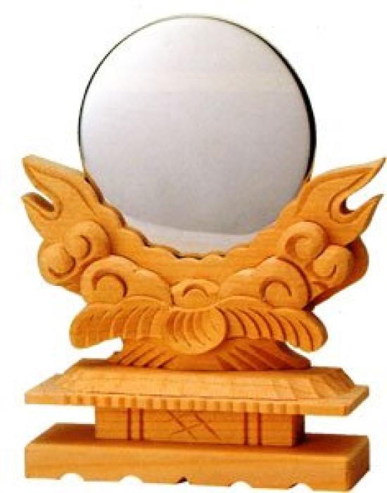 

Kyoto Butsudan Hayashi Shinto AltarShinto Mirror (with stand) with Unsui Carving, 2 inches (Mirror diameter: 60mm, Total height: 114mm) Shinto