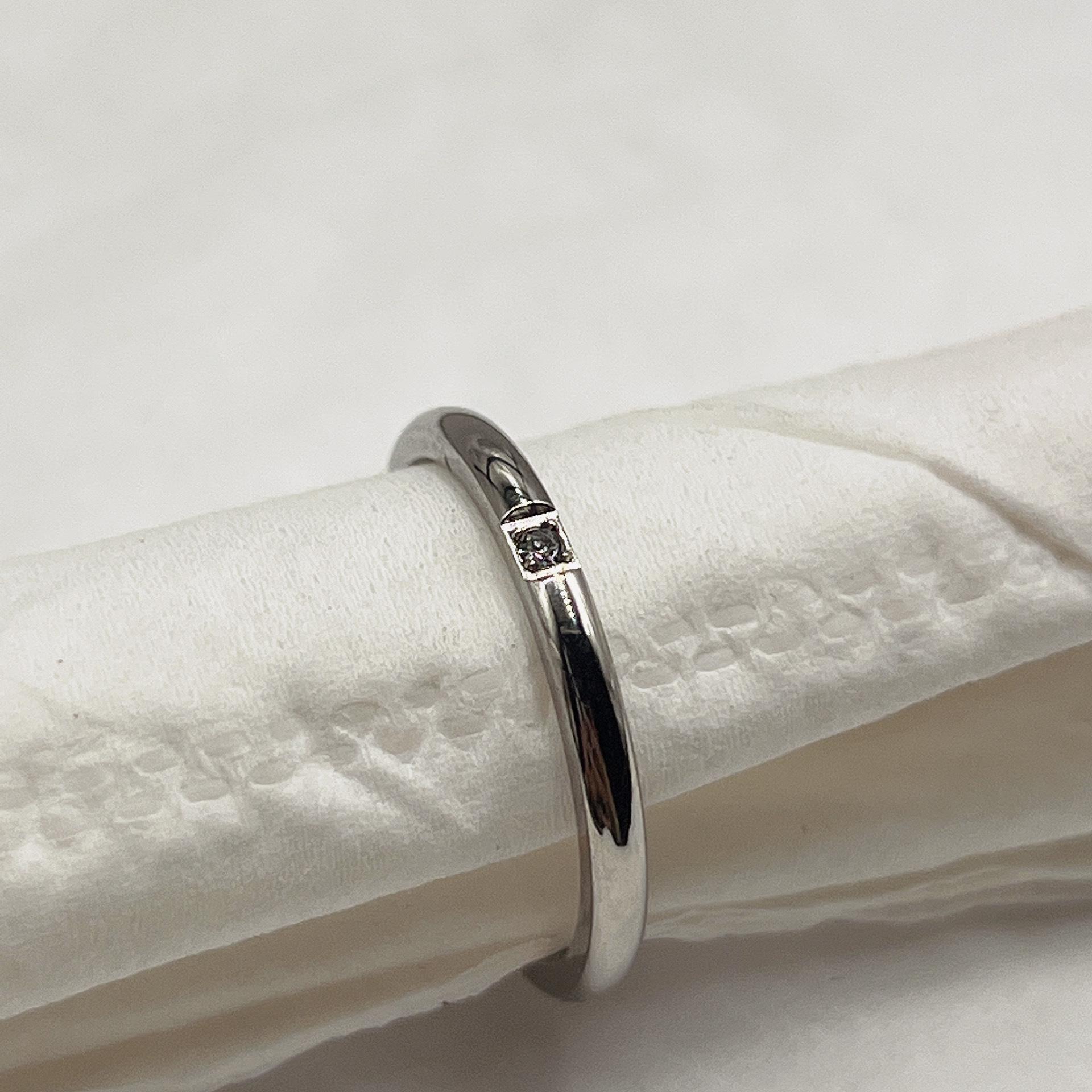 

Минималистичные парные кольца из титановой стали: Ультратонкое кольцо-мизинец с бриллиантами и простое кольцо 8