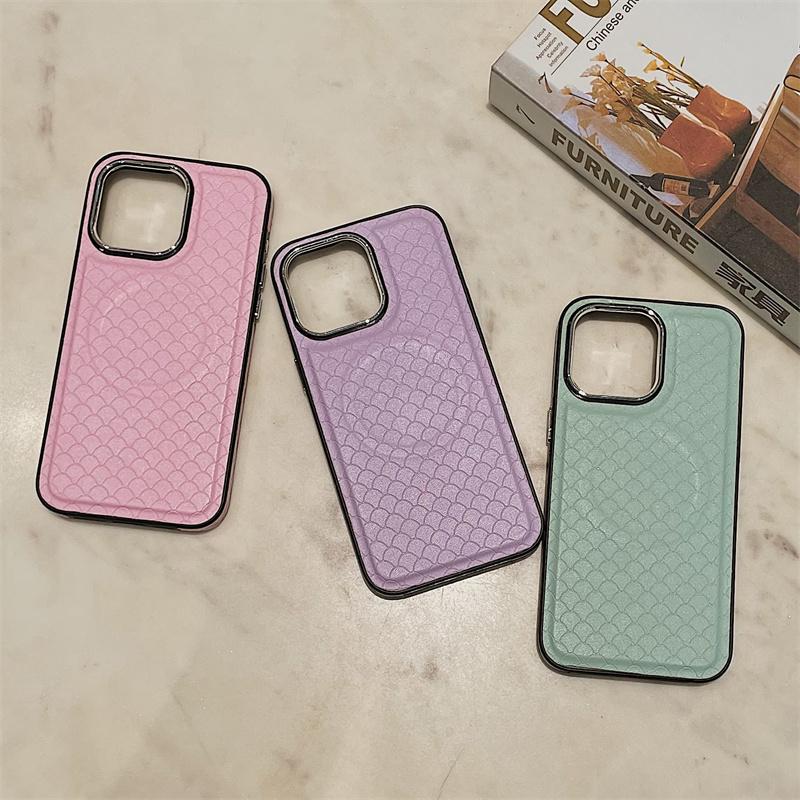 

Magnetic Magsafe Fish Scale Leather Soft TPU Phone Case For iPhone 16 Pro Max 14 12 13 15 Pro Max Plating Buttons PC Back Cover For iPhone 16 фіолетовий