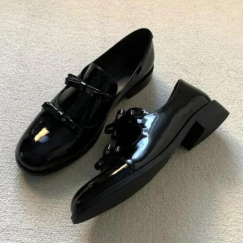 Mode Hohe Qualität Lackleder Schleife Designer Schuhe für Damen 2025 Frühling Quadratischer Absatz Runde Zehen Mary Jane Schuhe Luxus Pantoletten Slipper