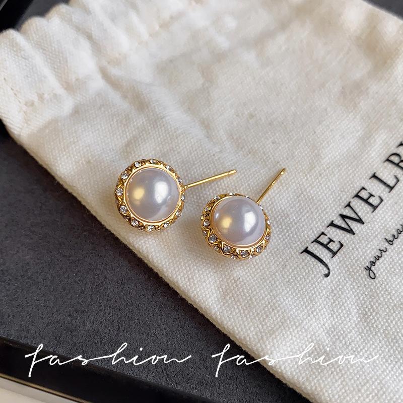 French high-grade pearl stud earrings women's electroplating real gold personality Hong Kong style niche design sense zircon stud earrings ear jewelry