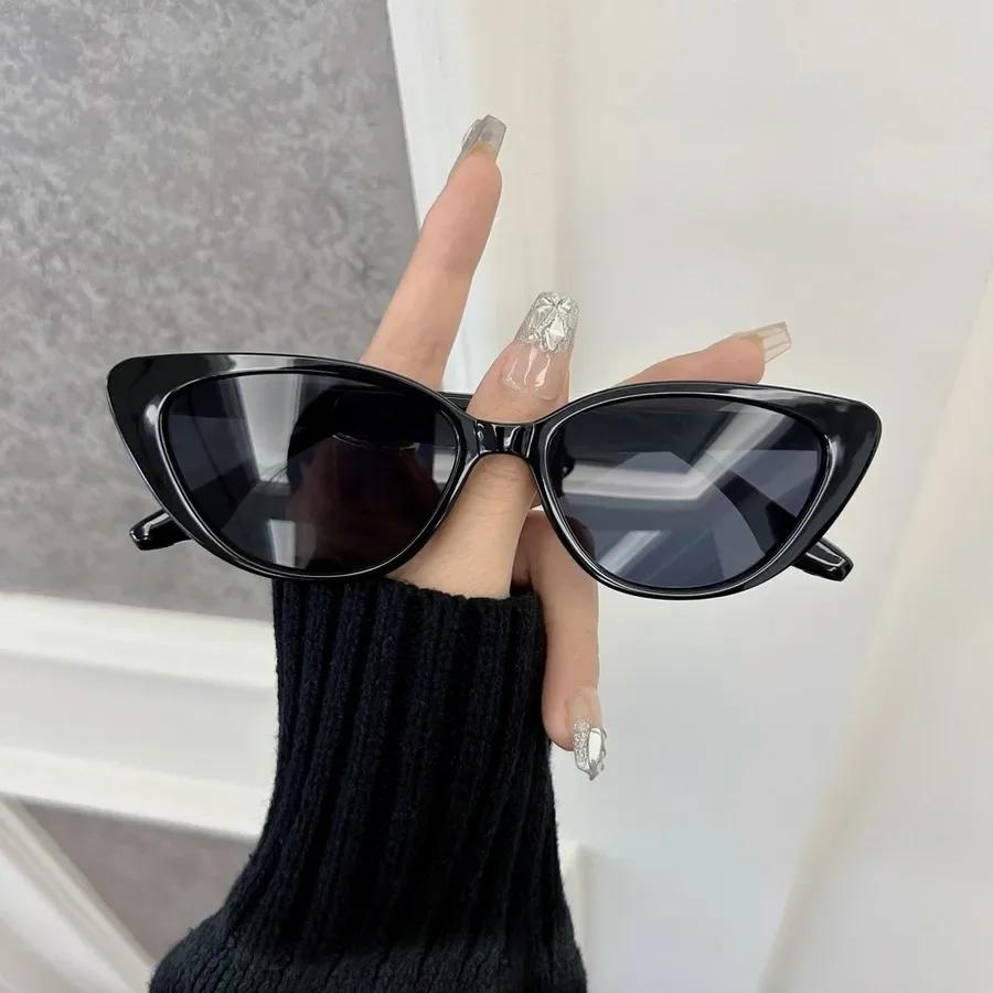 Designer Brand Cat Eye Sunglasses Women Men Casual Small Frame Sun Glasses Female Mirror Colors Luxurious Fashion