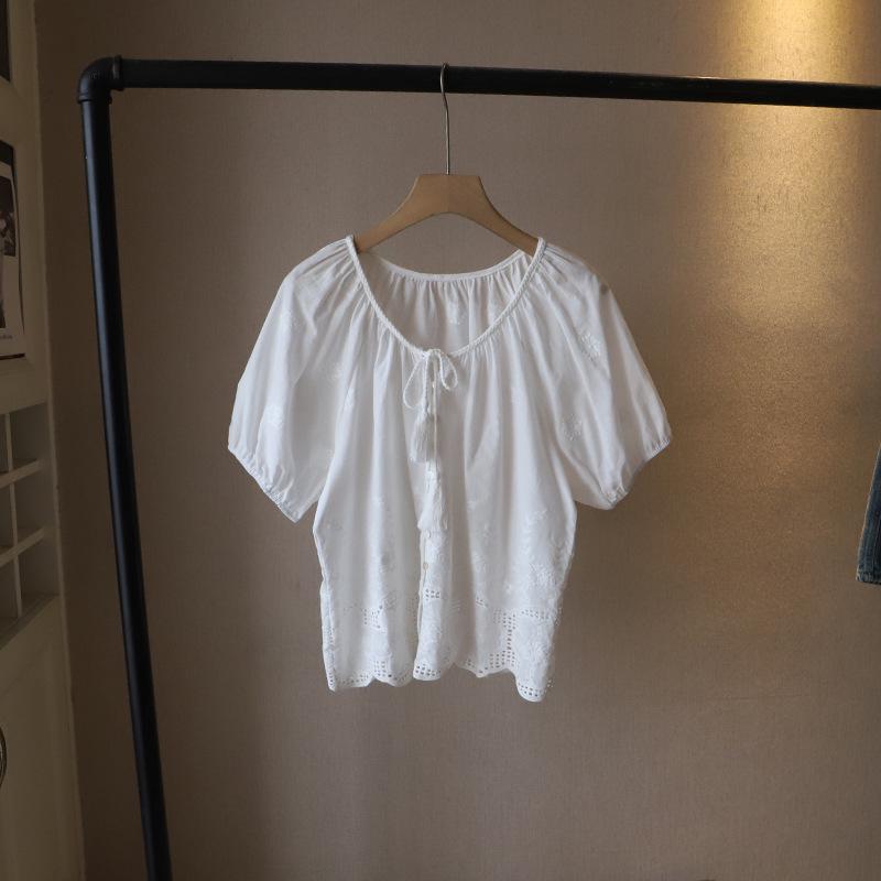 

[Bi Zheng] 2025 Лето Женская Корейская Вышитая Блузка с V-образным Вырезом и Пышными Рукавами One Size