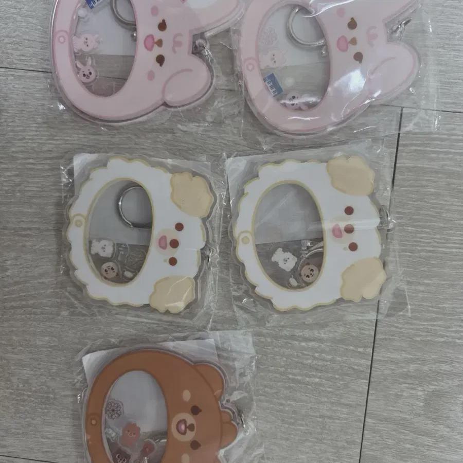 

Ниже стоимости запечатанного брелка-шейкера Day6 Petite Mull