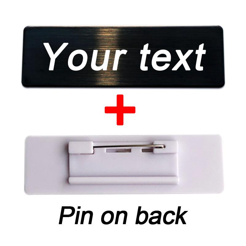 60X20 70x20 70x25mm Broches Personalizáveis Alfinete Texto Gravado Personalizado Logotipo Placa de Identificação de Negócios Etiqueta de Metal Crachás com Nome Personalizados