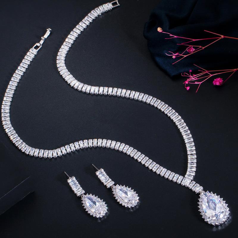 T0167 Exclusive Bridal Accessories Water Drop Zircon Necklace Earrings Bracelet Three Sets