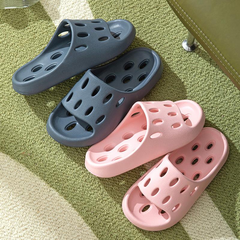 There Are Holes In the Bathroom, Leaking Slippers, Quick-drying Home Non-slip and Deodorant Home Couple Summer Hotel Lightweight Cool Slippers