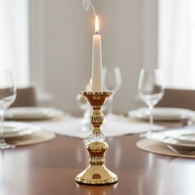European Style Gold Metal Pillar Candlestick Non-slip Bottom Different Sizes Candle Stand Vintage Table Candle Holder Banquet