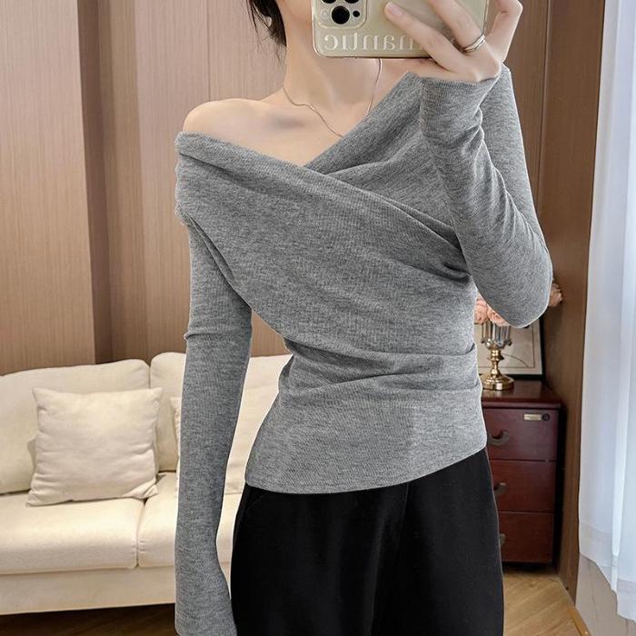 Versatile Plush Winter Thickened Off-Shoulder T-Shirt: Stylish Long-Sleeve with Irregular Design