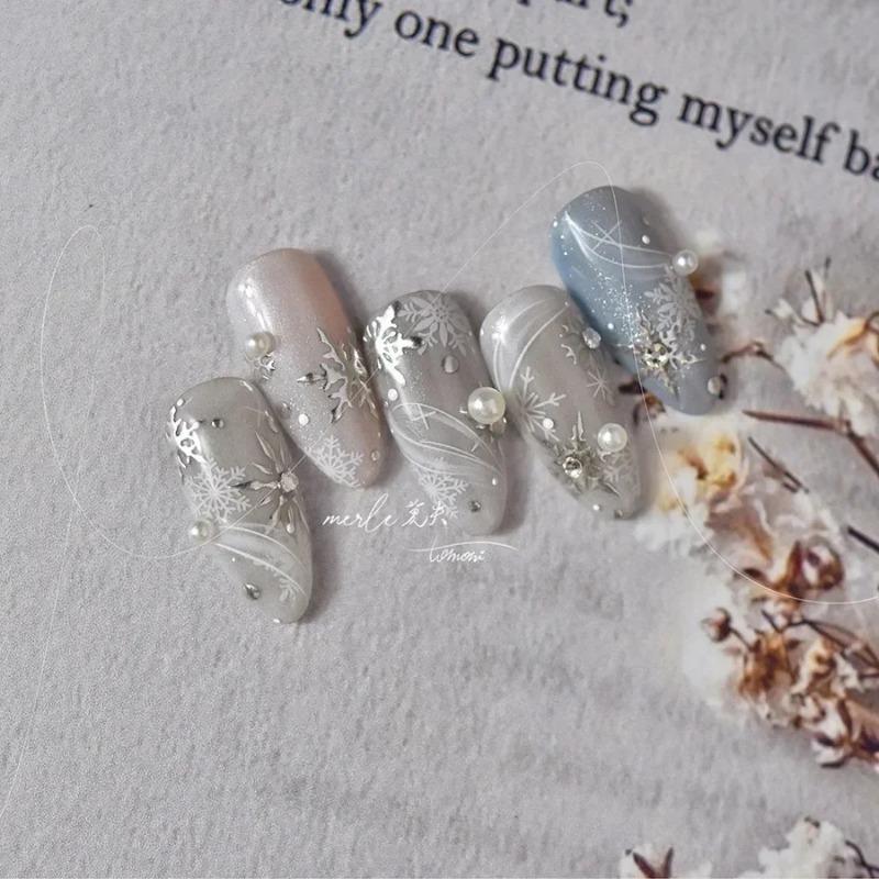 Laser Crăciun Iarnă Fulg de zăpadă Stras strălucitor 5D Relief în relief Auto-adeziv Nail Art Decor Autocolant 3D Decal manichiură